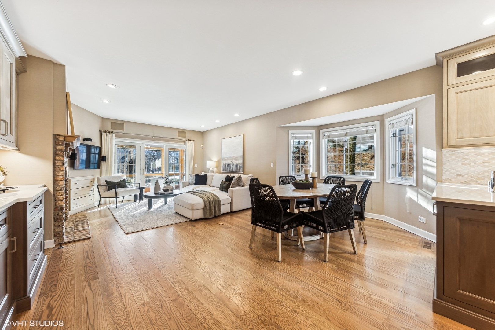 16 Lake Ridge Club Court Burr Ridge, IL 60527 - Photo 6 of 26 a view of a dining room with furniture window and wooden floor