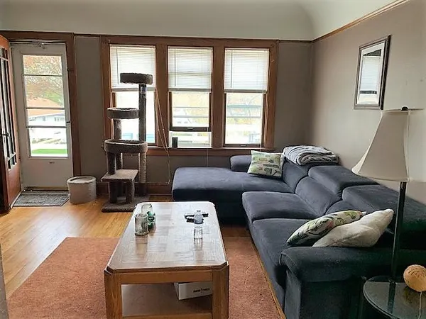$1,250 | 1309 South 86th Street, West Allis, WI 53214