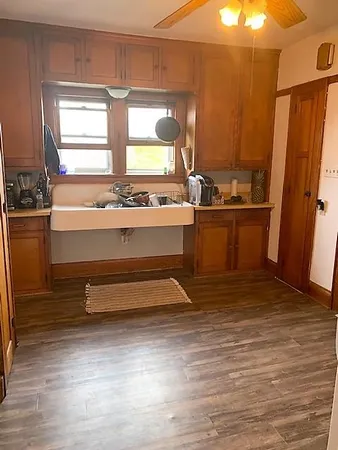 $1,250 | 1309 South 86th Street, West Allis, WI 53214