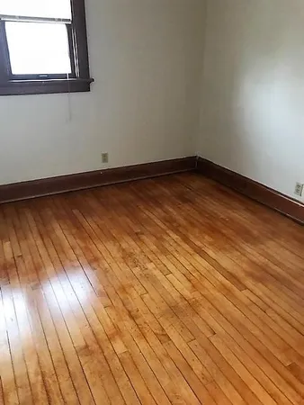 $1,250 | 1309 South 86th Street, West Allis, WI 53214