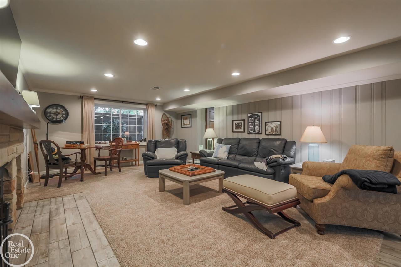 652 Middlesex Road Grosse Pointe Park, MI 48230 - Photo 54 of 75