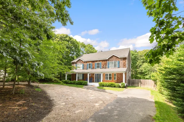 $2,799,000 | 191 Shinnecock Hills Road, Southampton, NY 11968