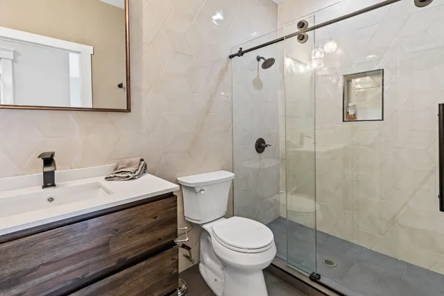 $2,799,000 | 191 Shinnecock Hills Road, Southampton, NY 11968