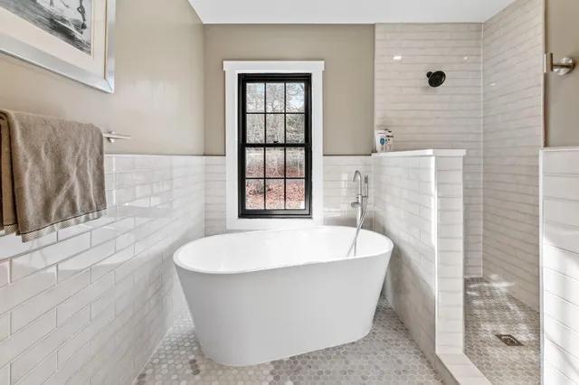 $2,799,000 | 191 Shinnecock Hills Road, Southampton, NY 11968