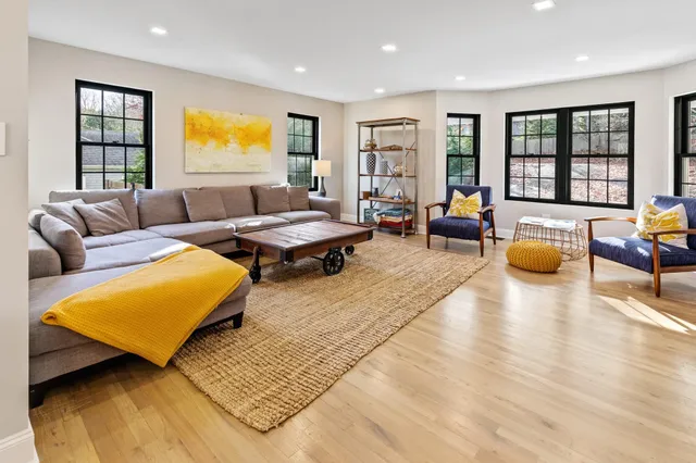 $2,799,000 | 191 Shinnecock Hills Road, Southampton, NY 11968