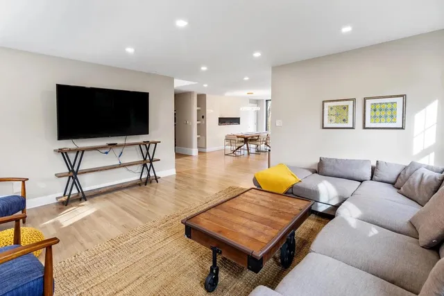 $2,799,000 | 191 Shinnecock Hills Road, Southampton, NY 11968