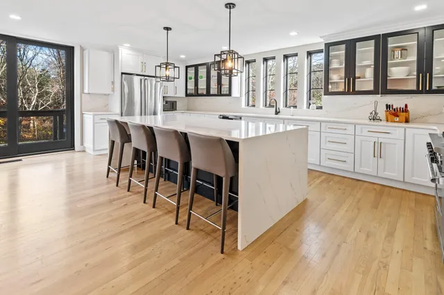 $2,799,000 | 191 Shinnecock Hills Road, Southampton, NY 11968