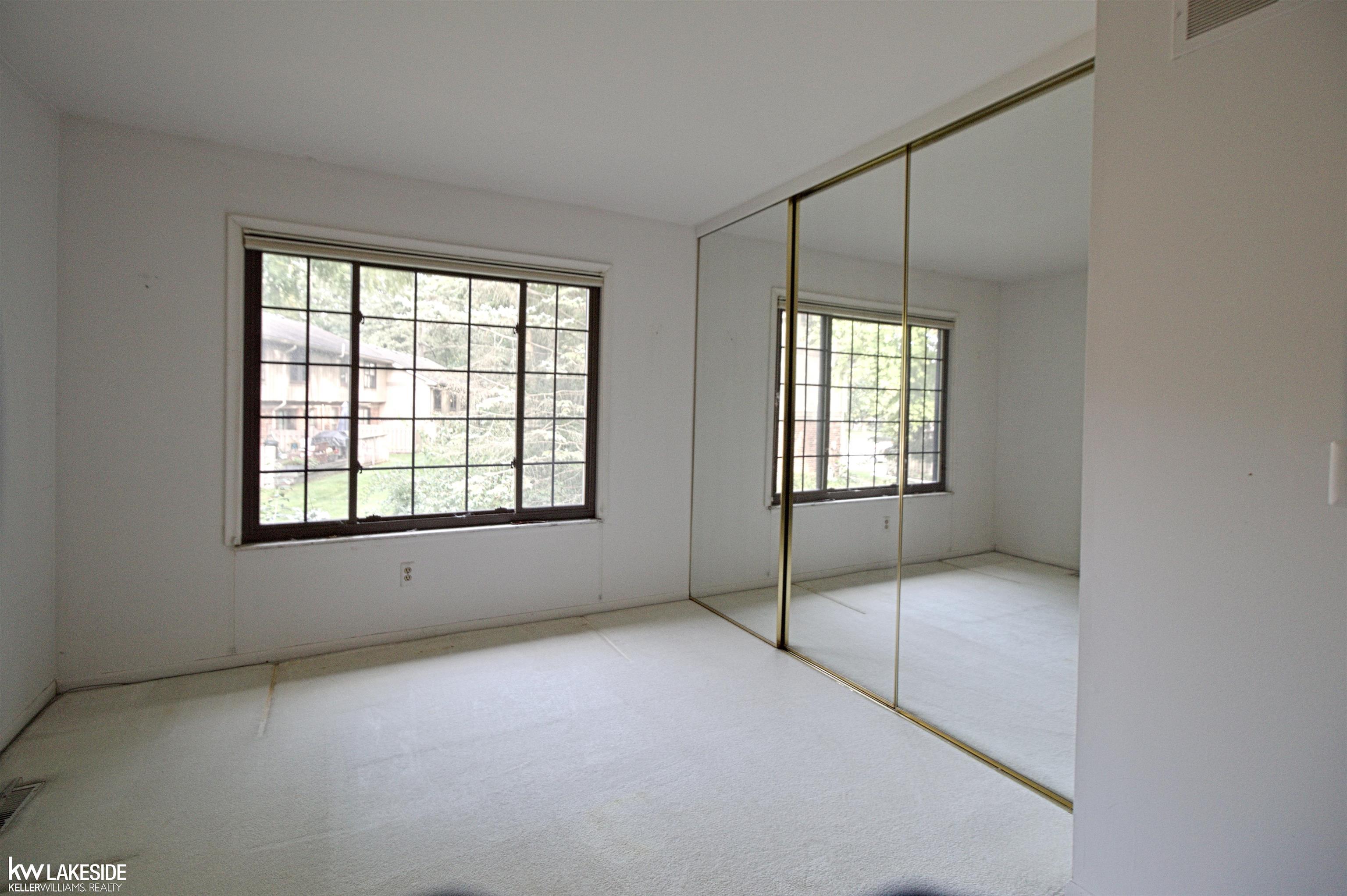889 Lafayette Court Rochester Hills, MI 48307 - Photo 20 of 27