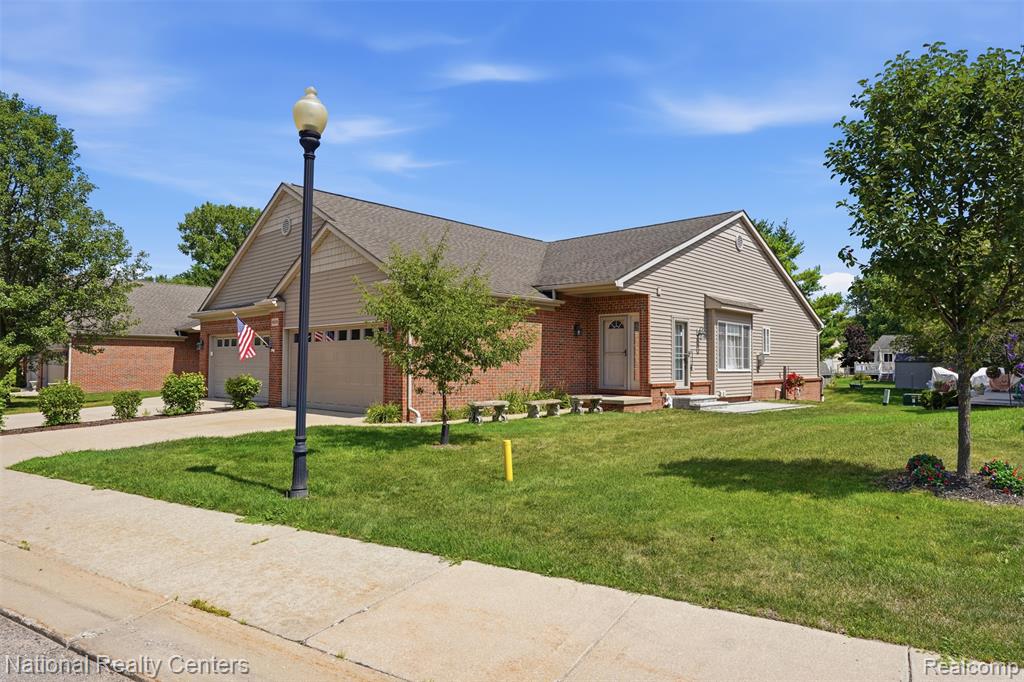 809 Chelsea Ridge Court Howell, MI 48843 - Photo 2 of 28 Gallery Image 2