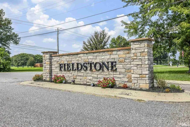 $299,900 | 7525 Lauren Drive, Evansville, IN 47725