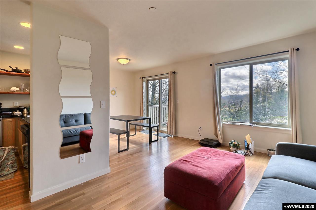 4220 South Slavin ( Road Portland, OR 97239 - Photo 4 of 25