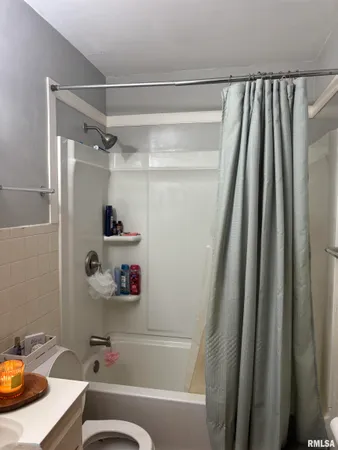 $139,900 | 1405 Lakelawn Drive, Jacksonville, IL 62650