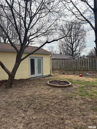 $139,900 | 1405 Lakelawn Drive, Jacksonville, IL 62650