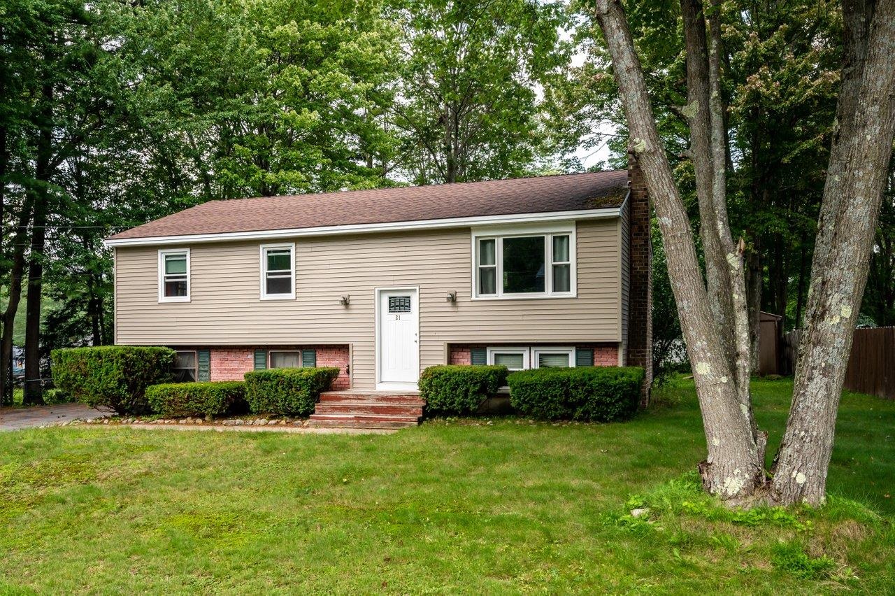 21 Rochester Avenue Rochester, NH 03867 - Photo 1 of 20 Gallery Image 1