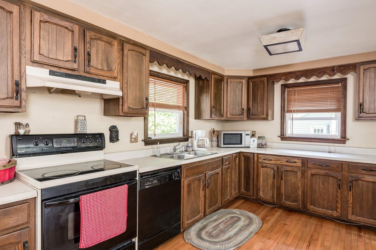 21 Rochester Avenue Rochester, NH 03867 - Photo 2 of 20 Gallery Image 2