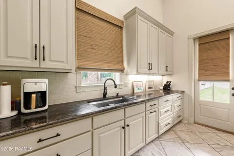 $455,000 | 1042 Fontelieu Rd Street, St. Martinville, LA 70582