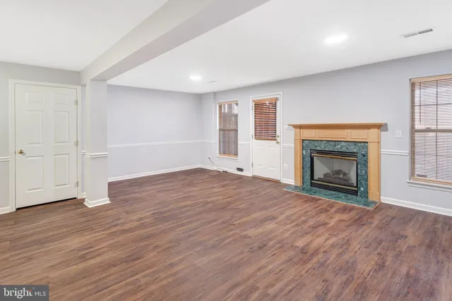 $3,425 | 2594 Sylvan Moor Lane, Woodbridge, VA 22191