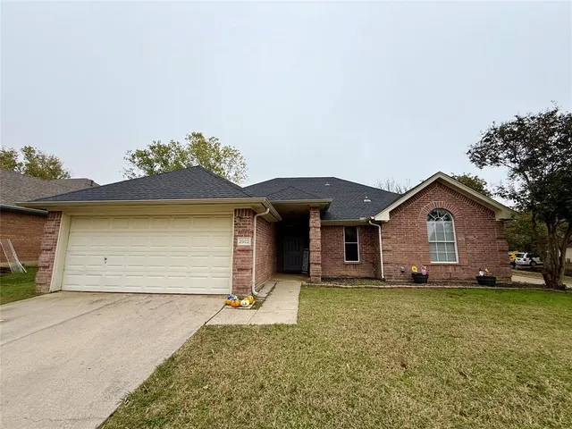 $2,100 | 2922 Custer Drive, Corinth, TX 76210