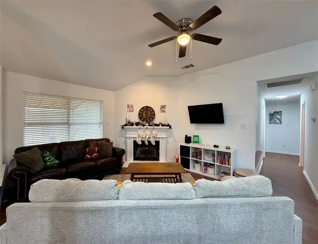 $2,100 | 2922 Custer Drive, Corinth, TX 76210