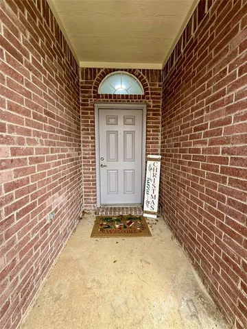 $2,100 | 2922 Custer Drive, Corinth, TX 76210