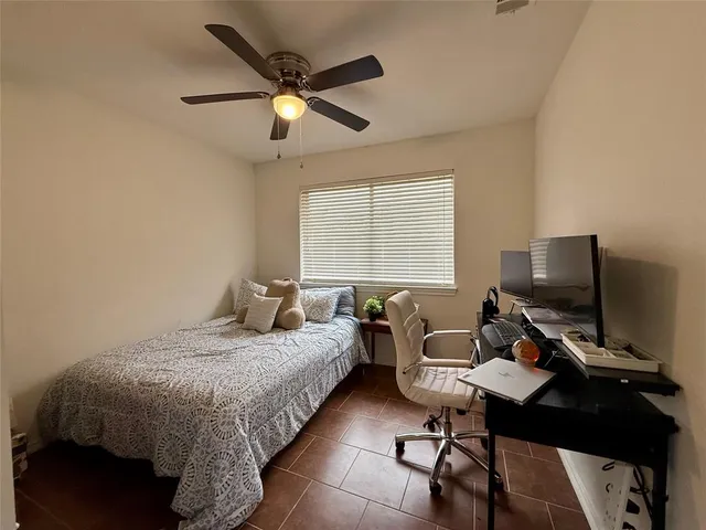 $2,100 | 2922 Custer Drive, Corinth, TX 76210