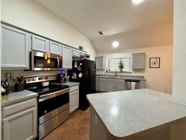 $2,100 | 2922 Custer Drive, Corinth, TX 76210