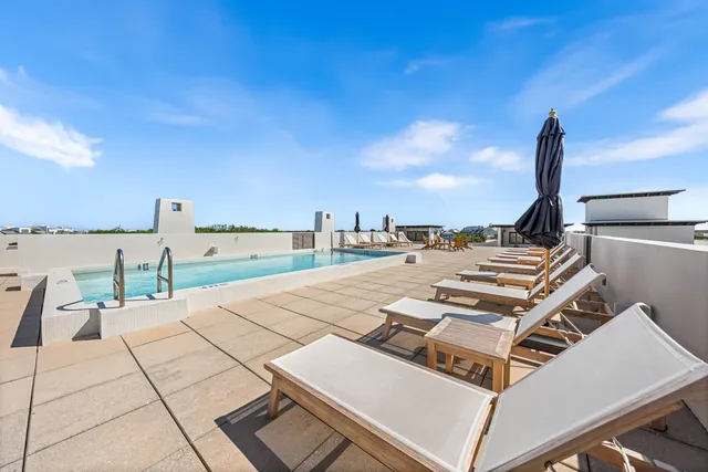 a view of a house with a big yard