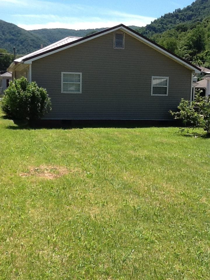 369 Chestnut Street Cumberland, KY 40823 - Photo 3 of 19 Photo 3
