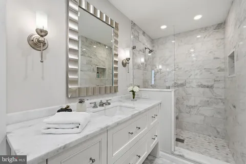 $2,375,000 | 8020 River Falls Drive, Potomac, MD 20854