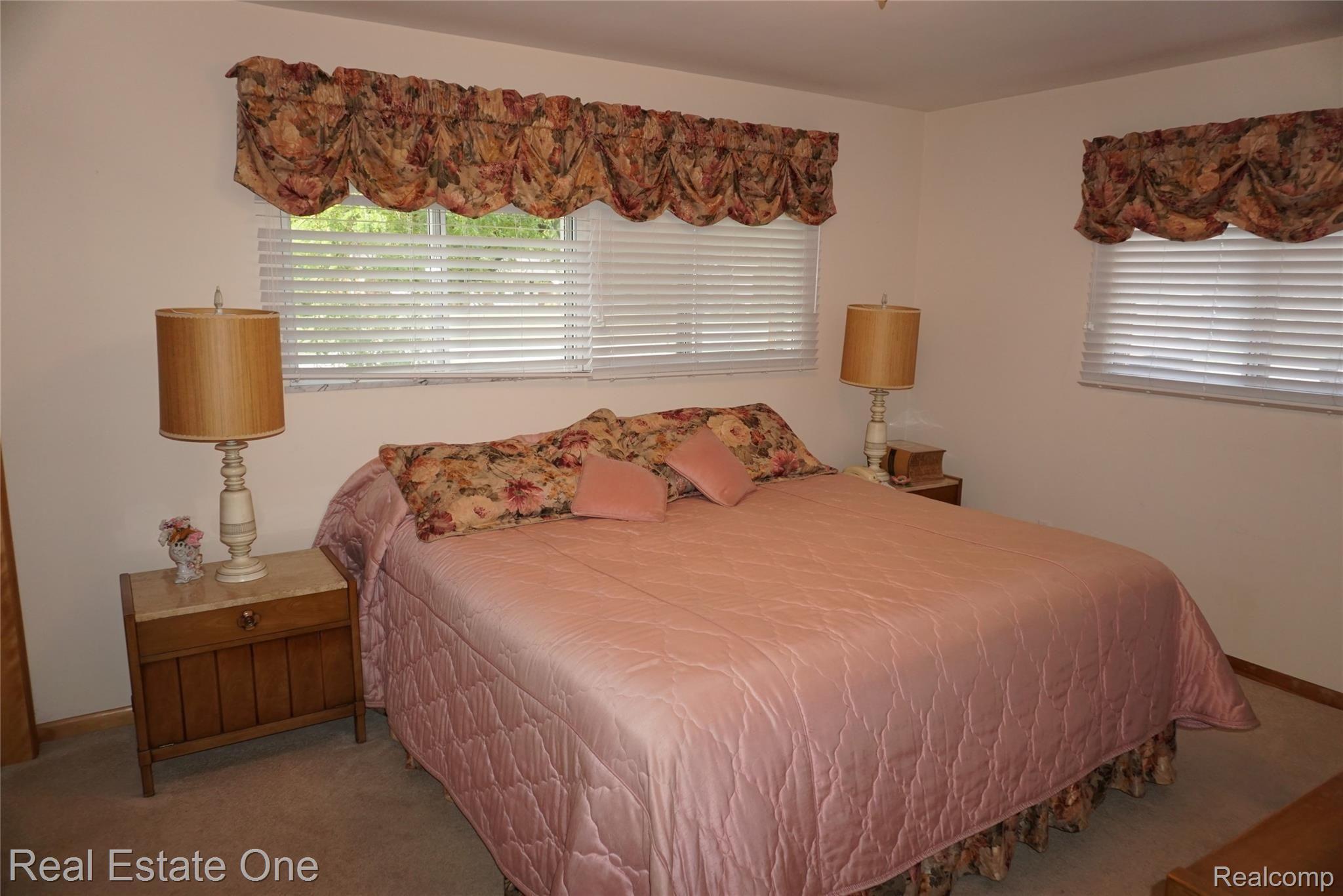 200 Windsor Road Rochester, MI 48307 - Photo 16 of 25 DSC00486.JPG