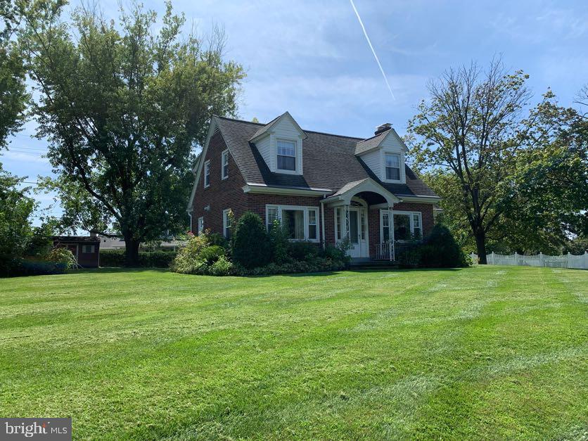 4600 Hillside Road Reading, PA 19606 - Photo 1 of 28 front view of home & property