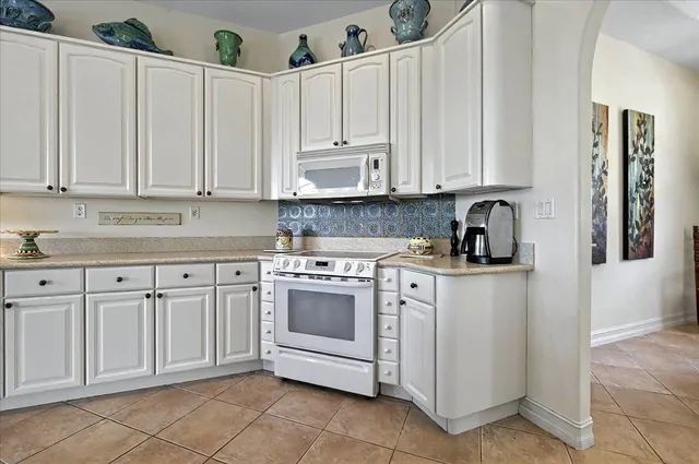 $1,200,000 | 333 Compass Lake Drive, Alford, FL 32420