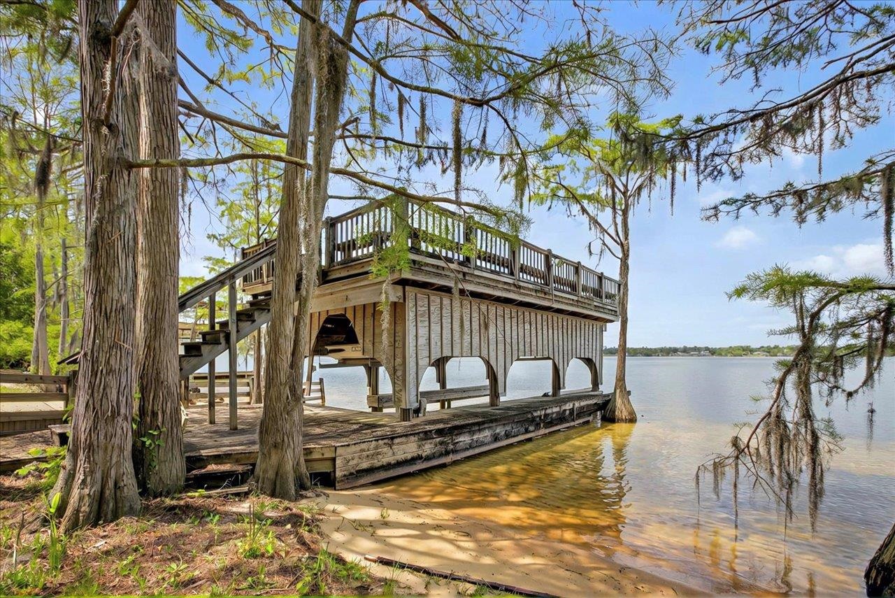 333 Compass Lake Drive Alford, FL 32420 - Photo 3 of 40