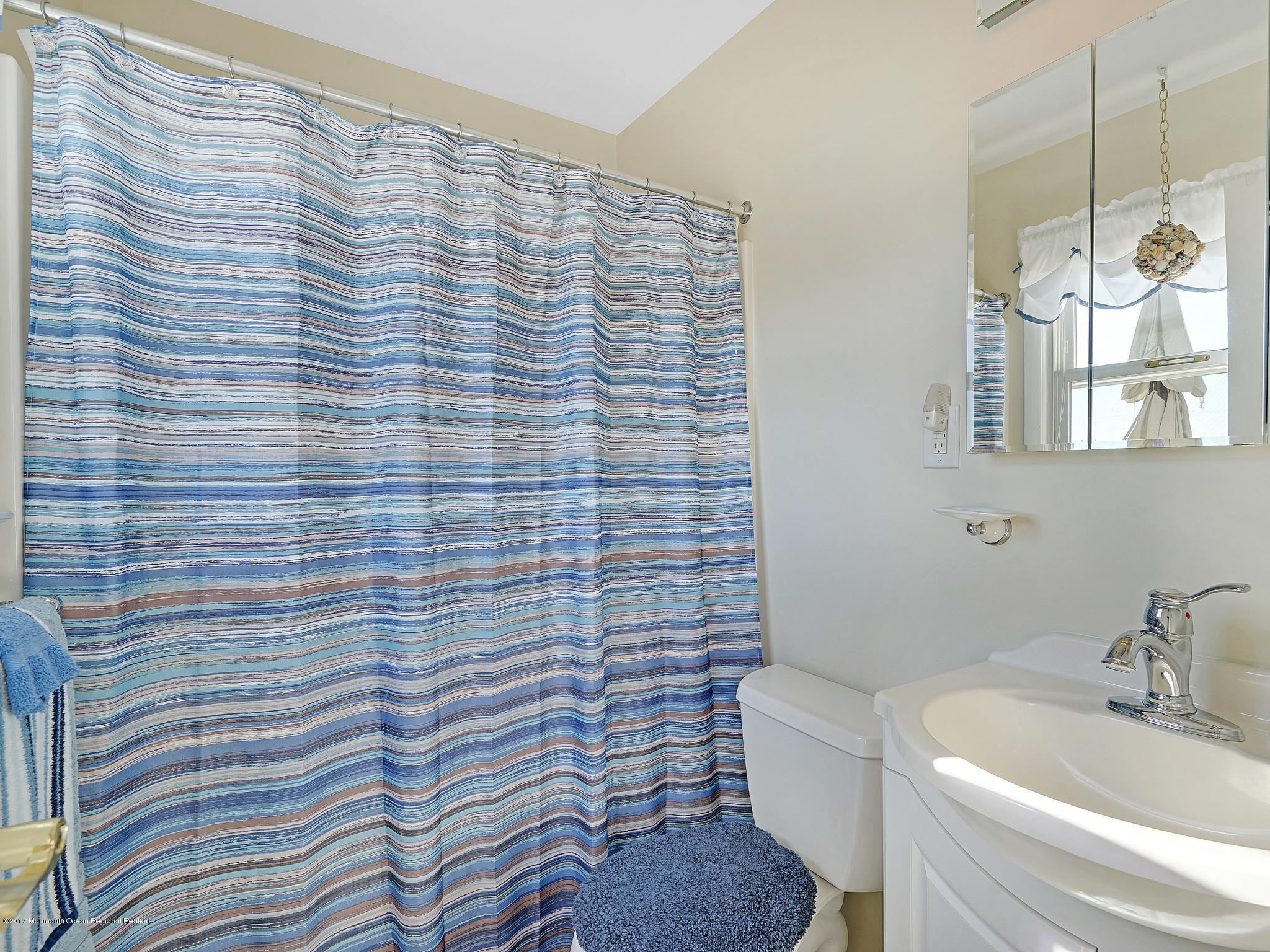 222 Rahway Road Barnegat, NJ 08005 - Photo 20 of 39 42