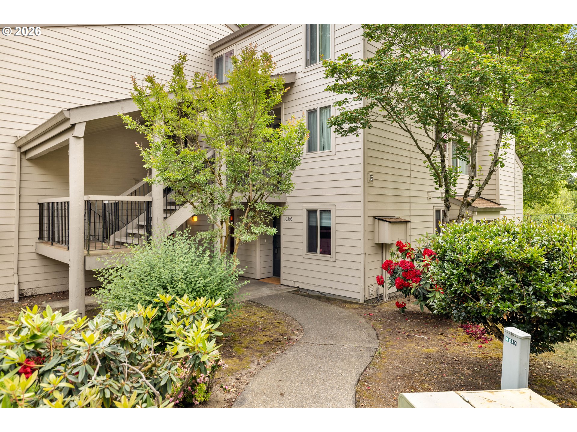 10303 Southwest Trapper Terrace Beaverton, OR 97008 - Photo 2 of 46