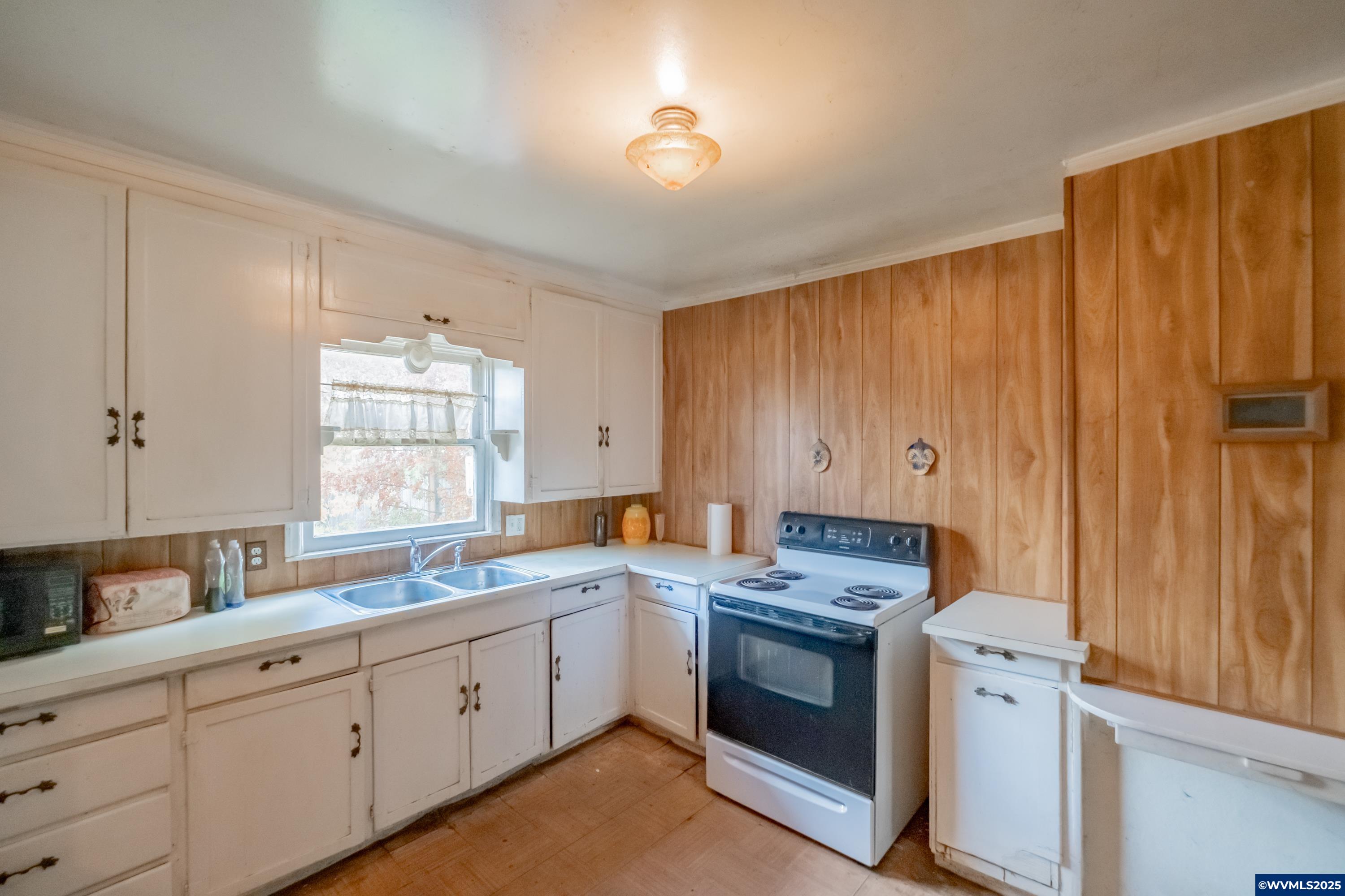 4711 Herrin Road Northeast Salem, OR 97305 - Photo 12 of 43