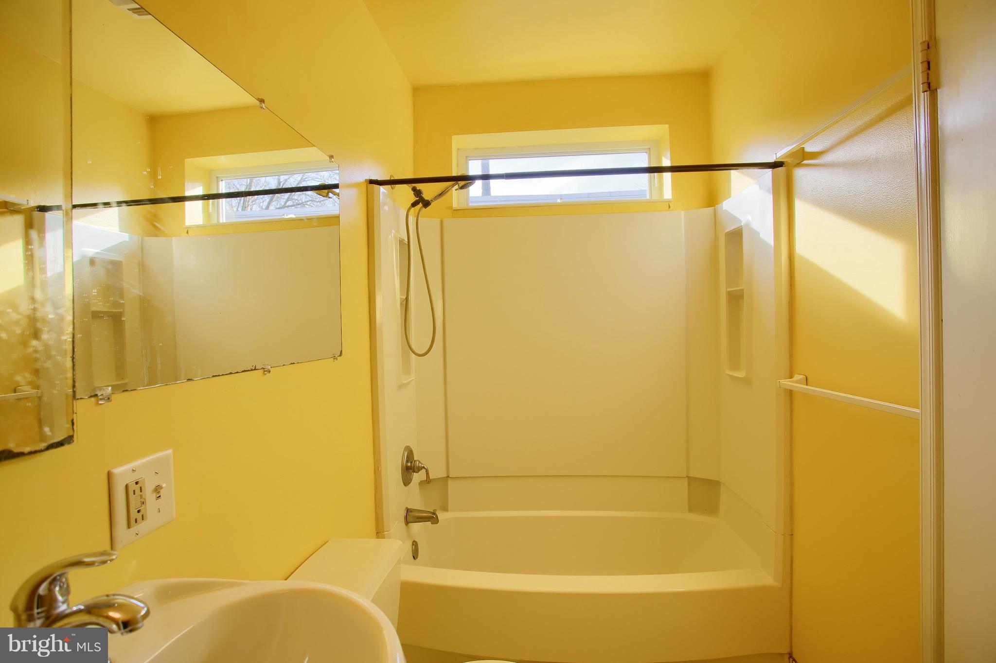1631 Locust Street Reading, PA 19604 - Photo 14 of 21 Gallery Image 14