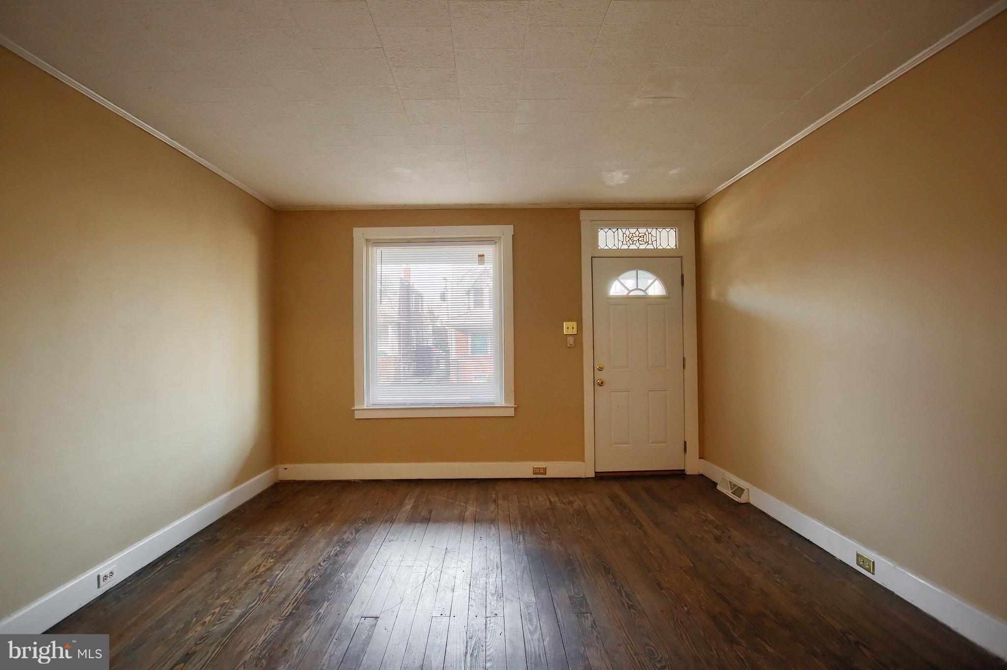1631 Locust Street Reading, PA 19604 - Photo 4 of 21 Gallery Image 4