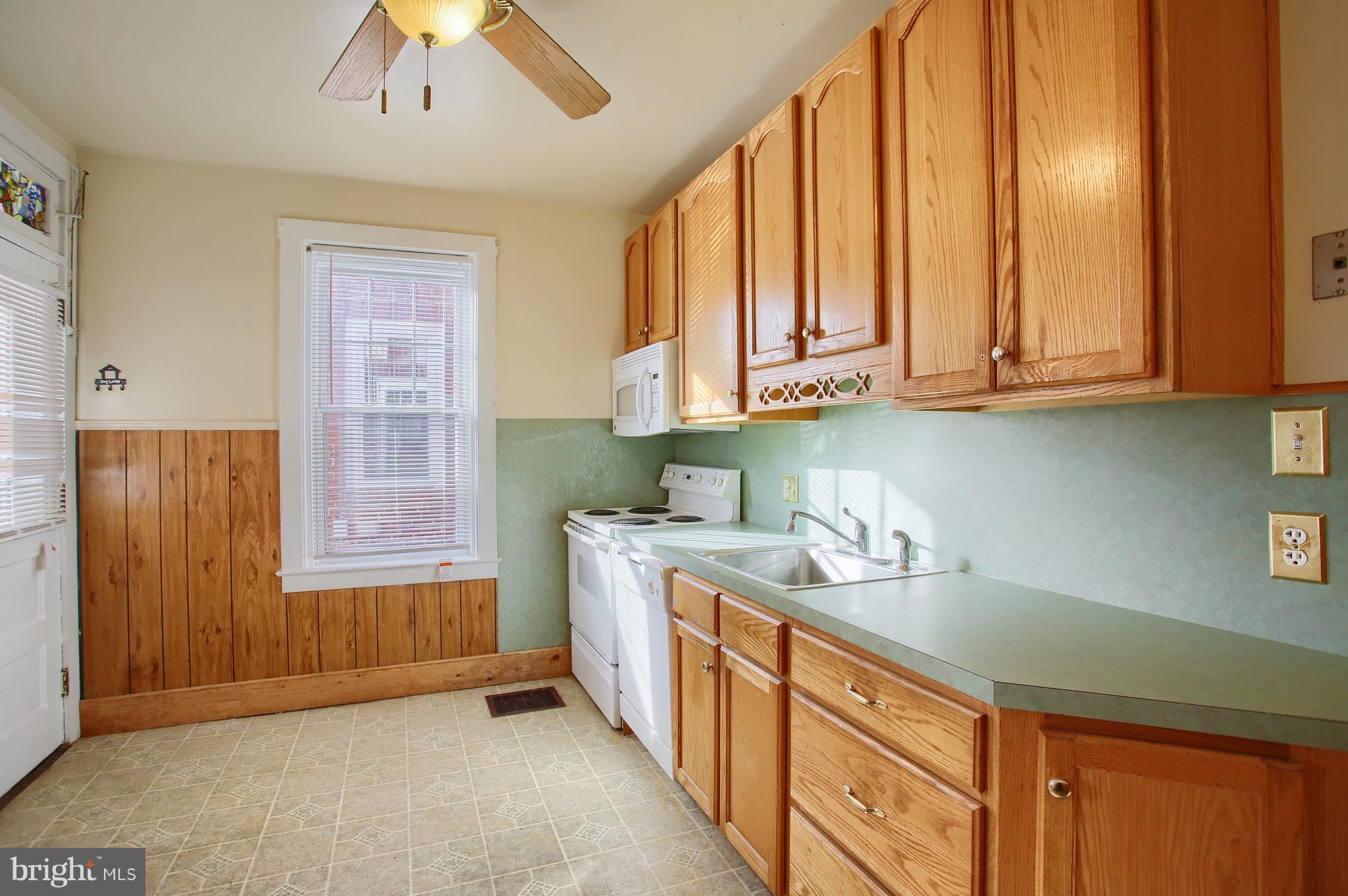 1631 Locust Street Reading, PA 19604 - Photo 8 of 21 Gallery Image 8