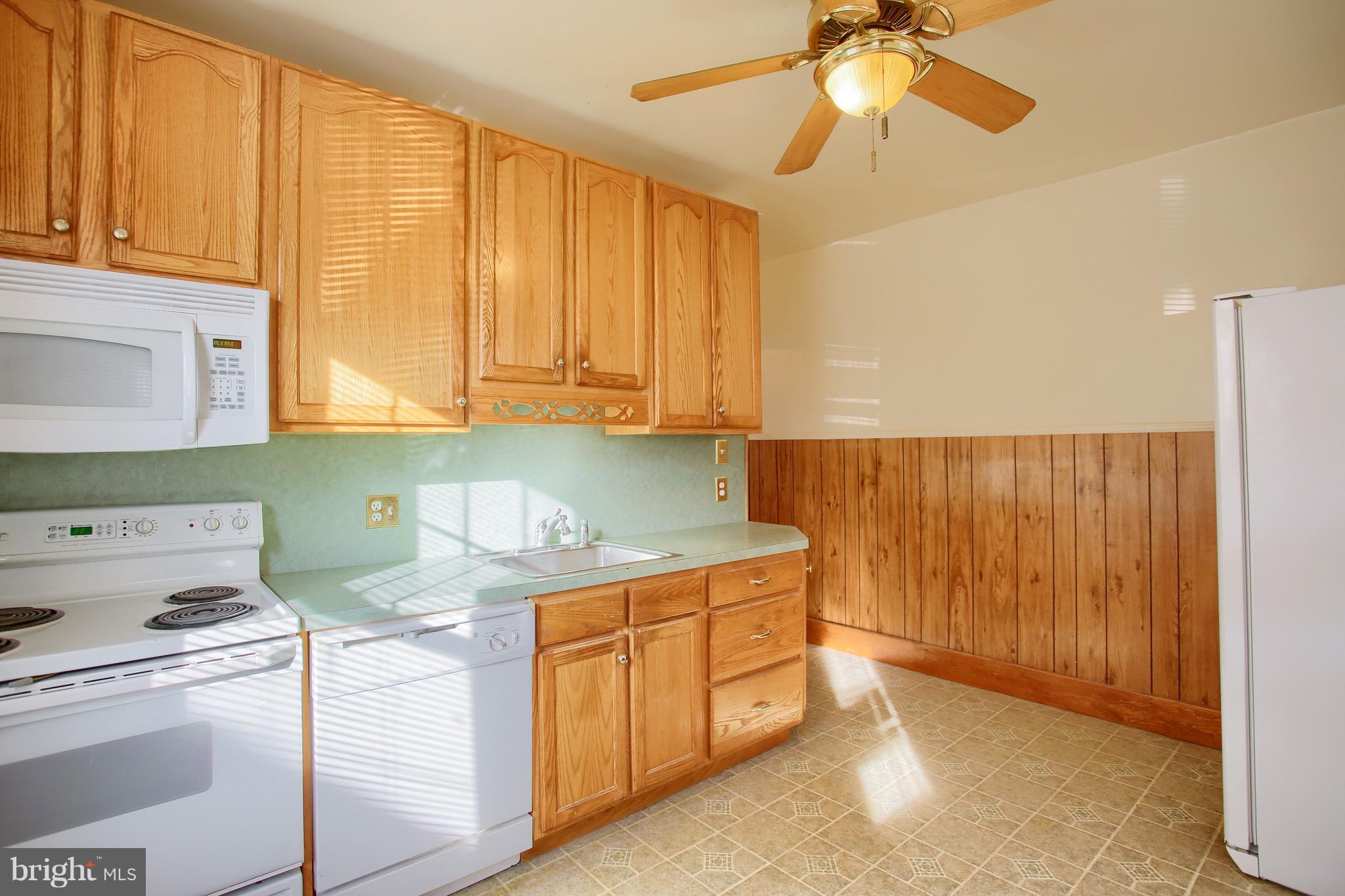 1631 Locust Street Reading, PA 19604 - Photo 10 of 21 Gallery Image 10