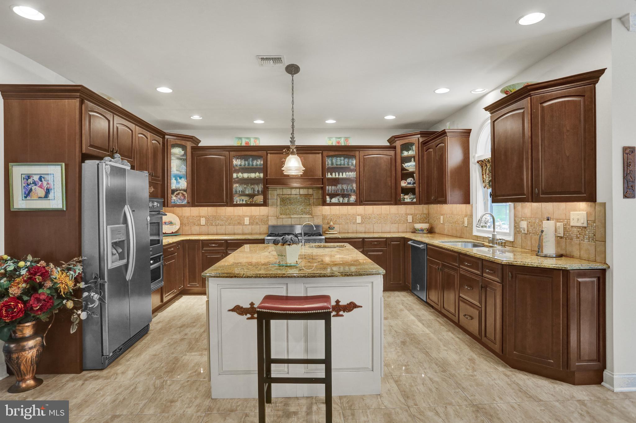 62 Weller Road Boyertown, PA 19512 - Photo 13 of 49 Generous Island Workspace