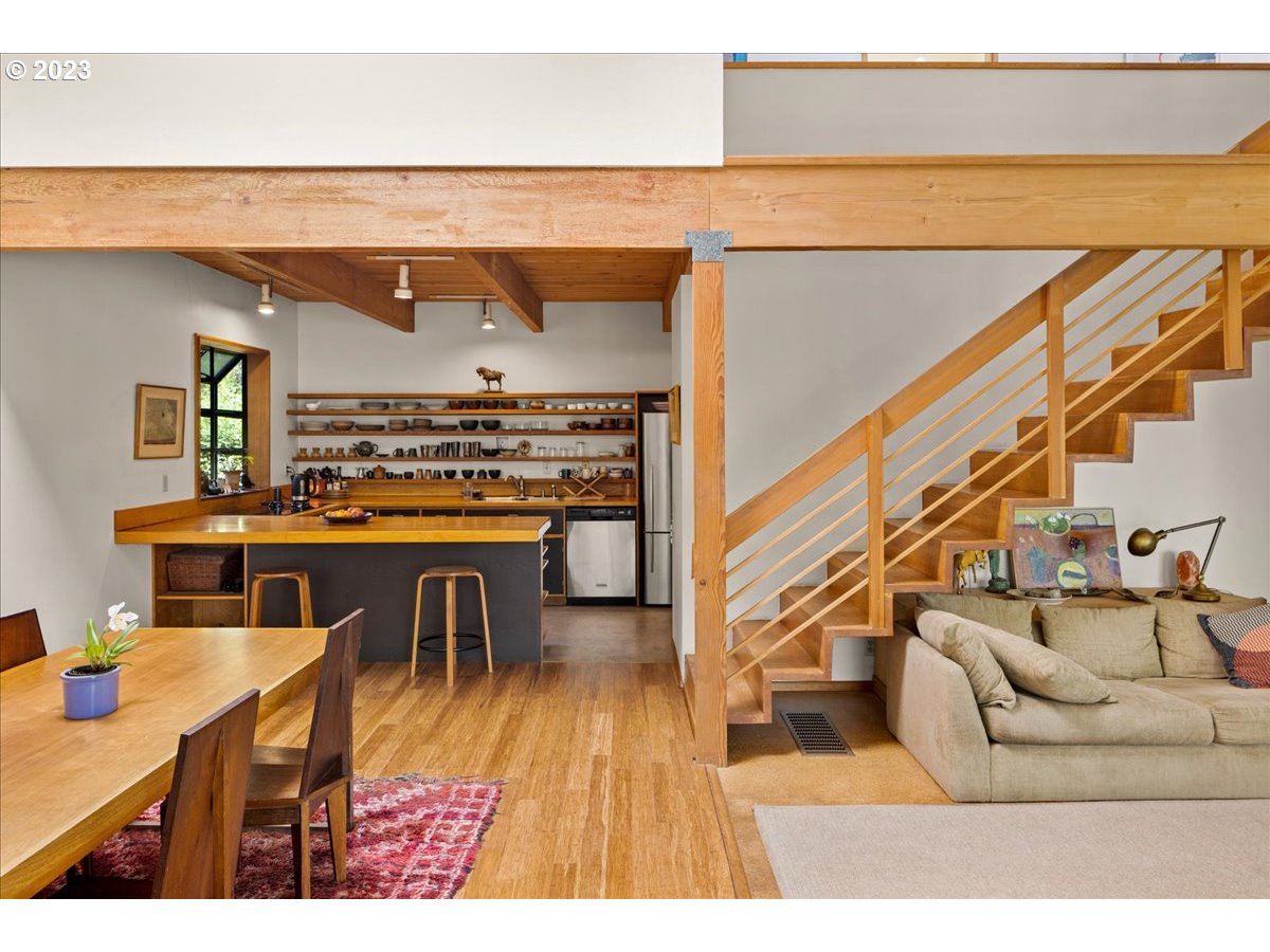 13607 South Fielding Road Lake Oswego, OR 97034 - Photo 6 of 22 Gallery Image 6