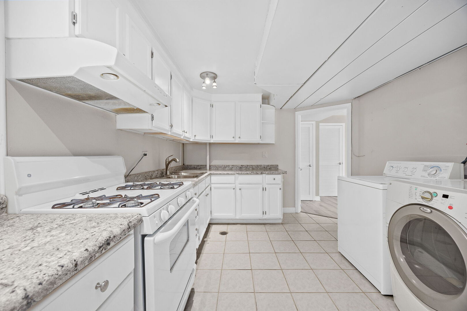 8104 Gross Point Road Morton Grove, IL 60053 - Photo 23 of 40