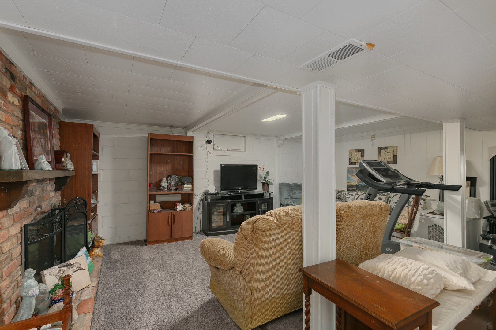 2417 Hickory Grove Road Davenport, IA 52804 - Photo 31 of 39