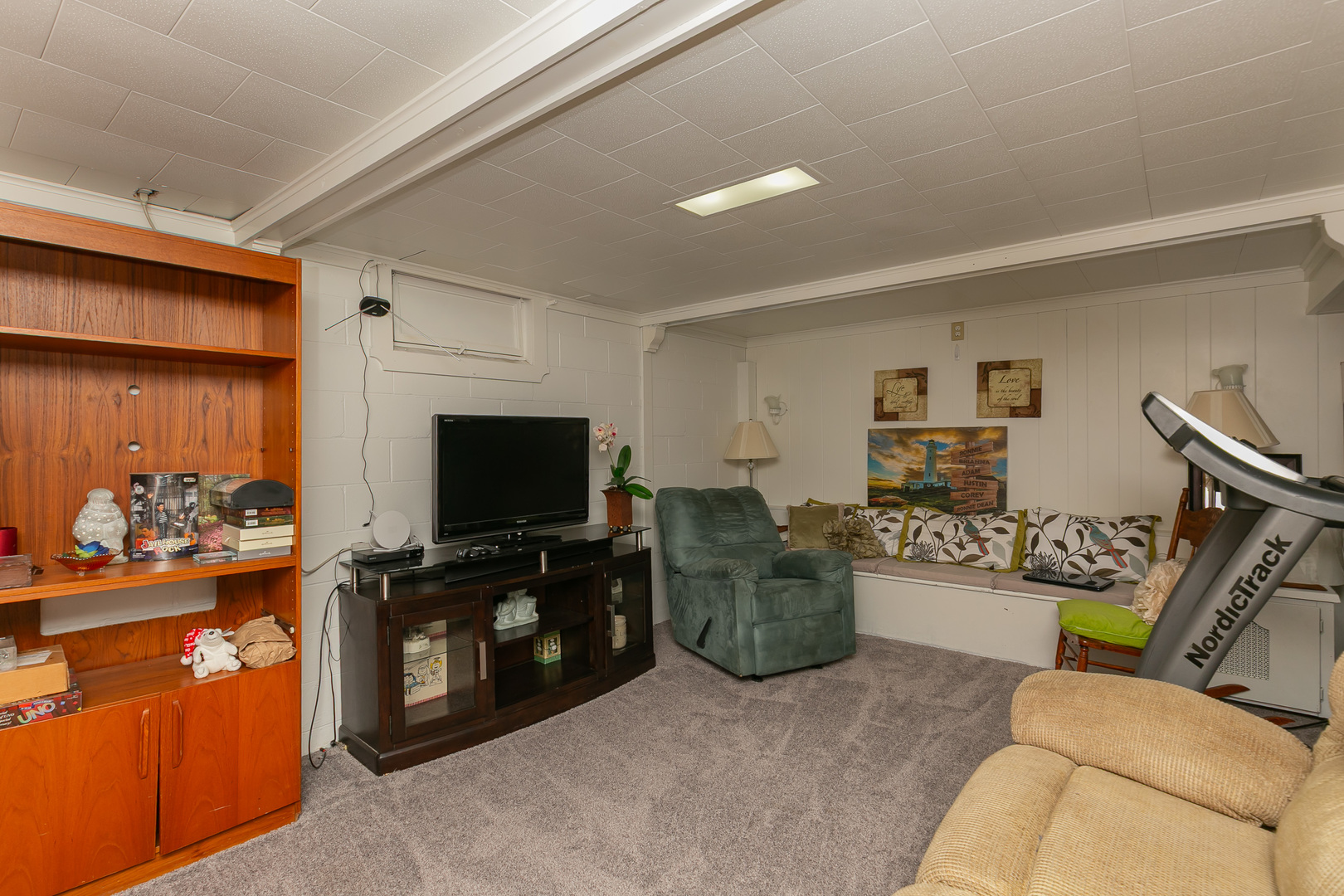 2417 Hickory Grove Road Davenport, IA 52804 - Photo 32 of 39