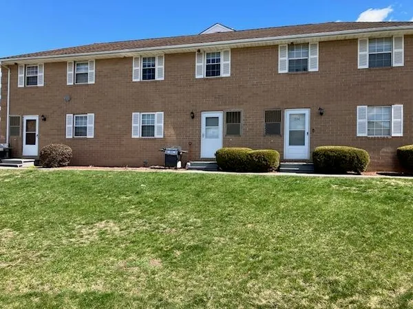 $2,000 | 315 Elmwood Drive, Unit 315, Hudson, NH 03051