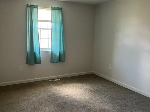 $2,000 | 315 Elmwood Drive, Unit 315, Hudson, NH 03051