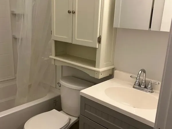 $2,000 | 315 Elmwood Drive, Unit 315, Hudson, NH 03051