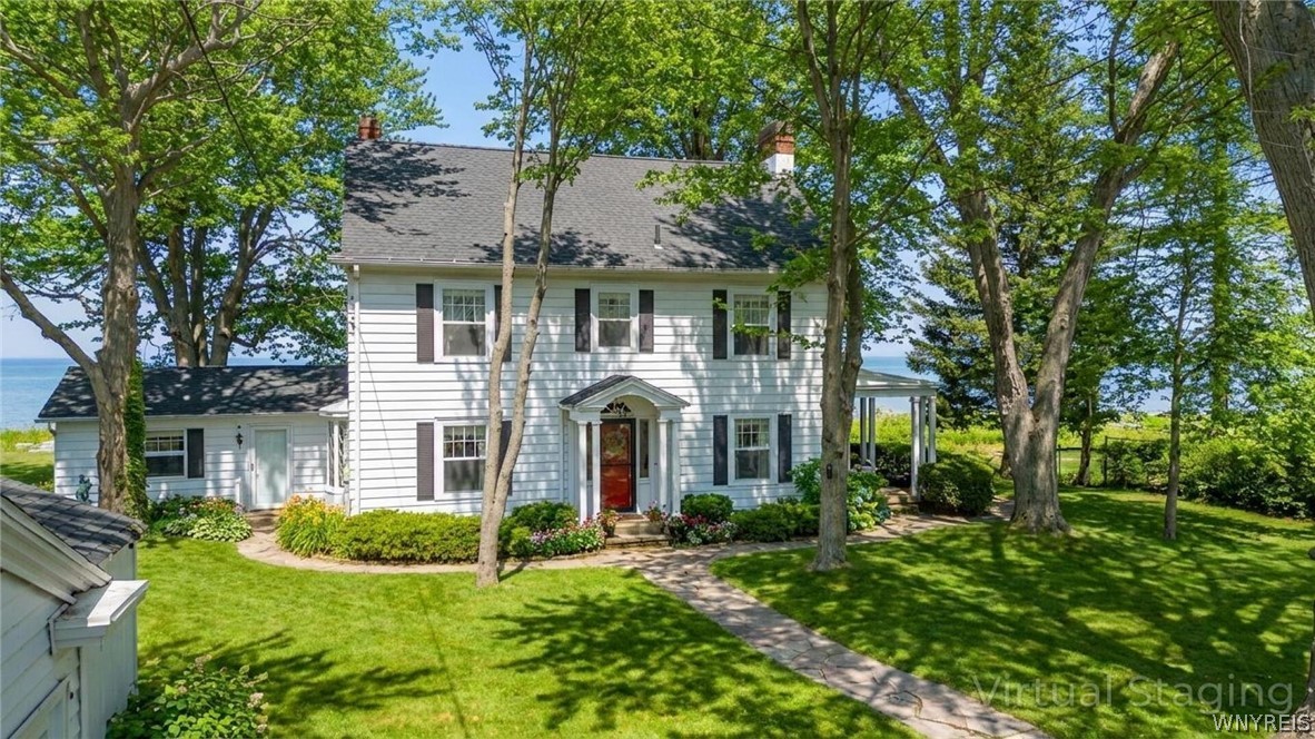 SO PRETTY! SO STATELY!