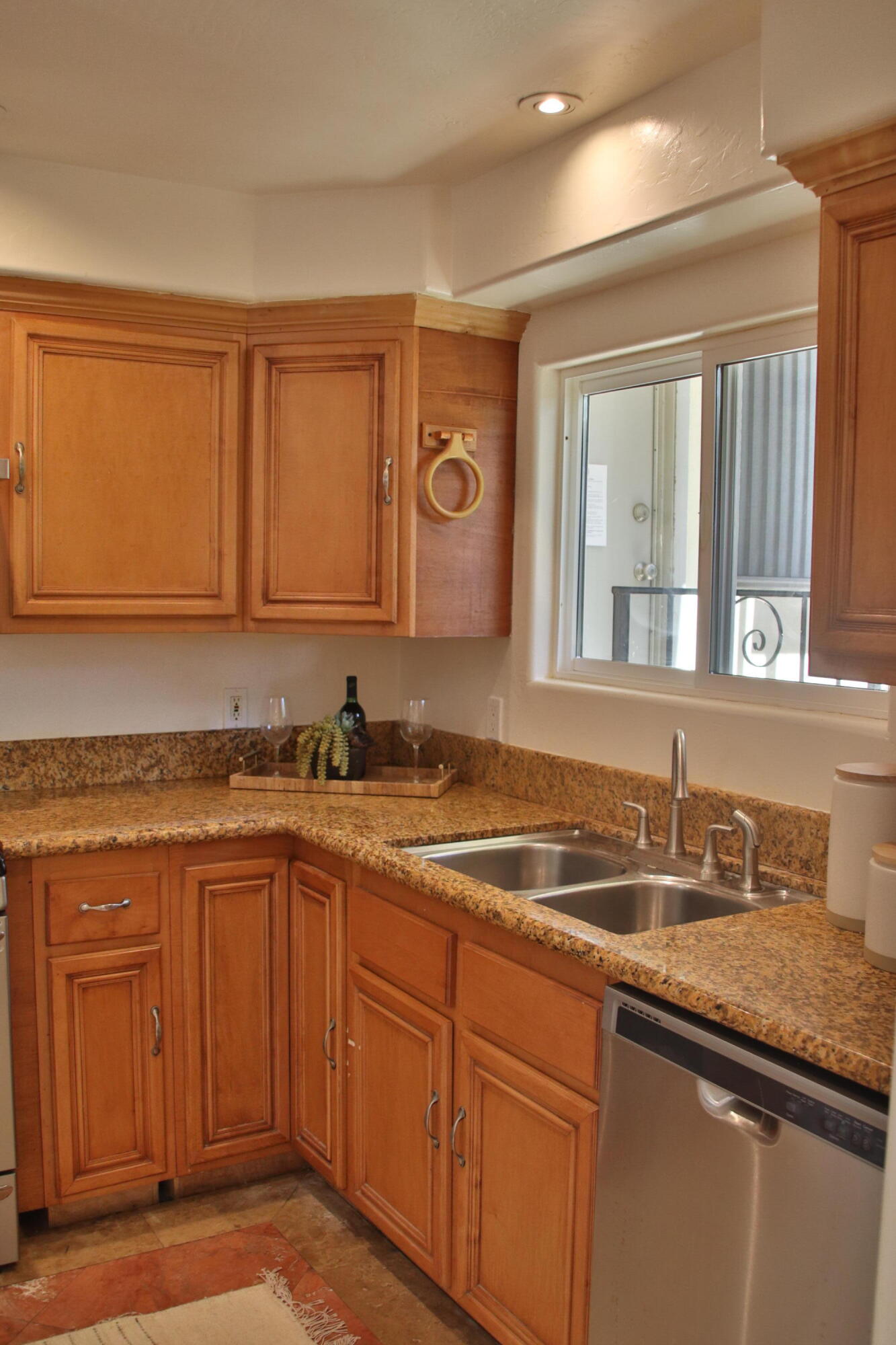 7560 Cathedral Oaks Road, Unit 3 Santa Barbara, CA 93117 - Photo 13 of 40 Kitchen